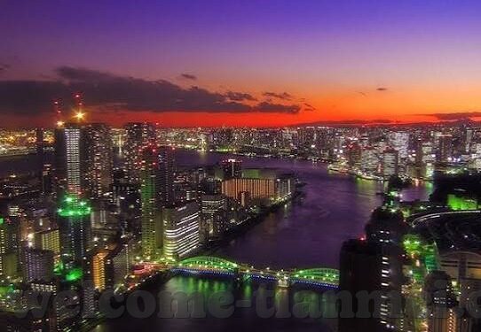 校园春色人妻都市-校园春色，人妻的都市微光